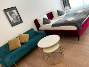 Stylish Apartment in Friesenplatz, Heart of Cologne